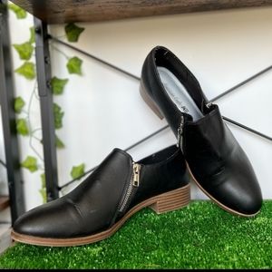 American Eagle Outfitters Black Slip-On Loafers with Side Zipper Size 10
